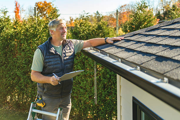 Professional Roofing technician working in Montrose, MN